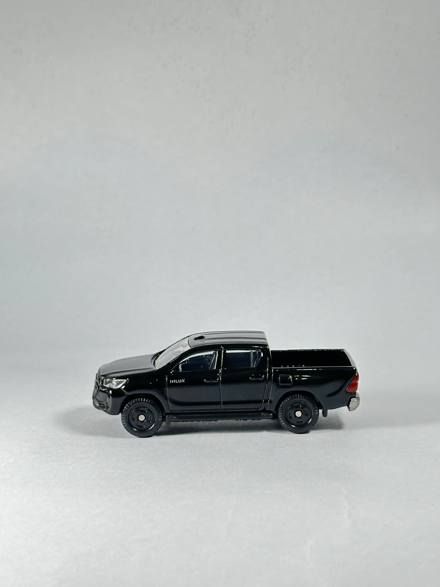 Toyota Hilux 1/70 scale diecast pickup truck with realistic detailing