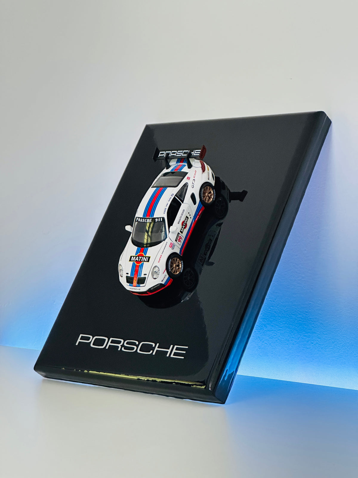 Porsche 911 Martini livery resin model car collectible